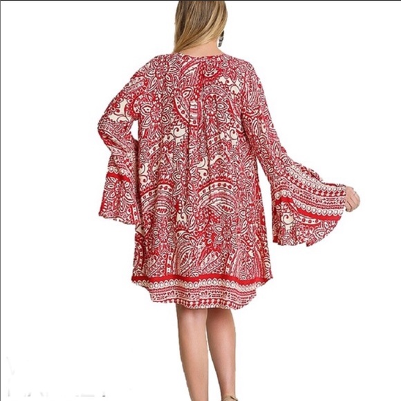 Red paisley bell sleeve dress - Picture 4 of 5